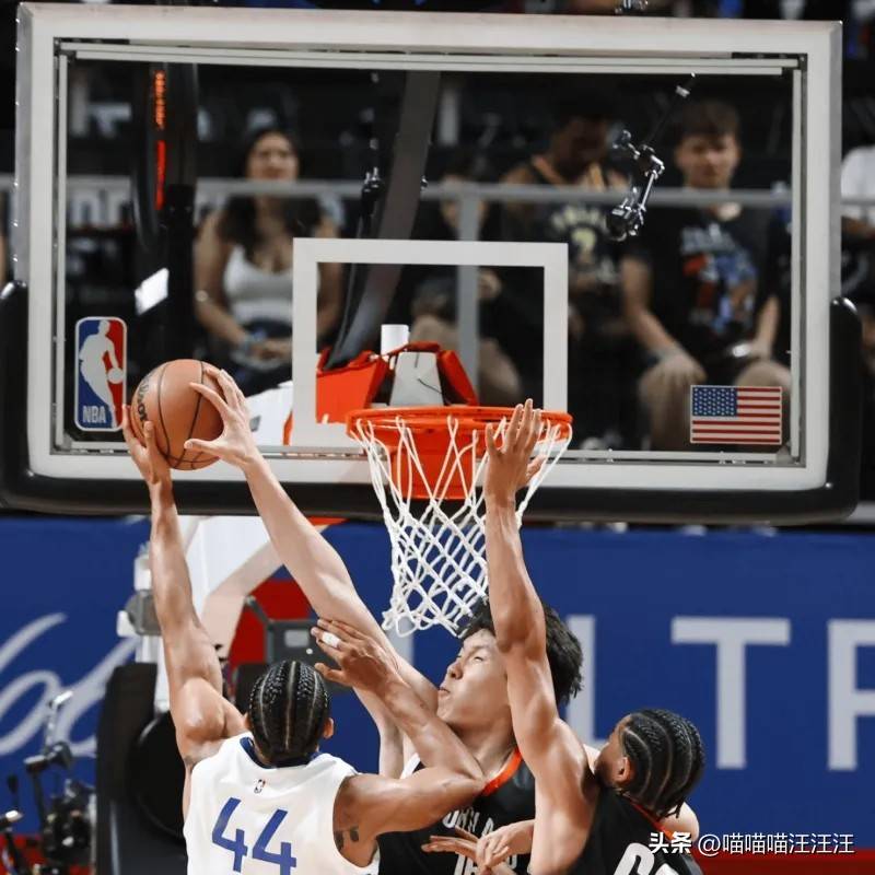 爱游戏亚洲官网-勇士队内线势如破竹，打垮对手的简单介绍