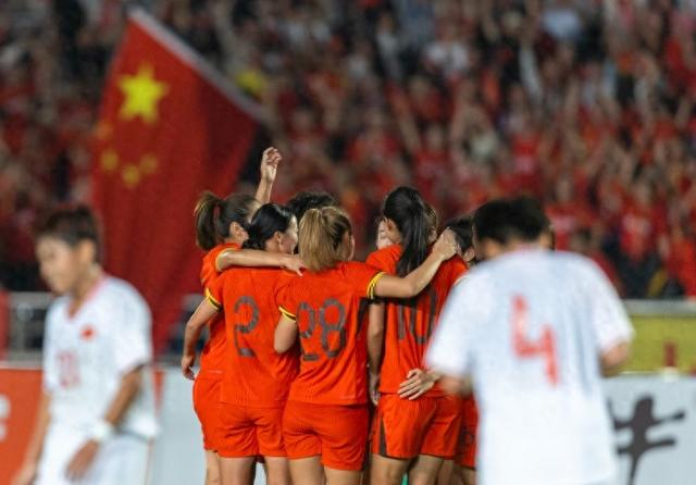 包含国足女足队员团结一心，实力倍增的词条