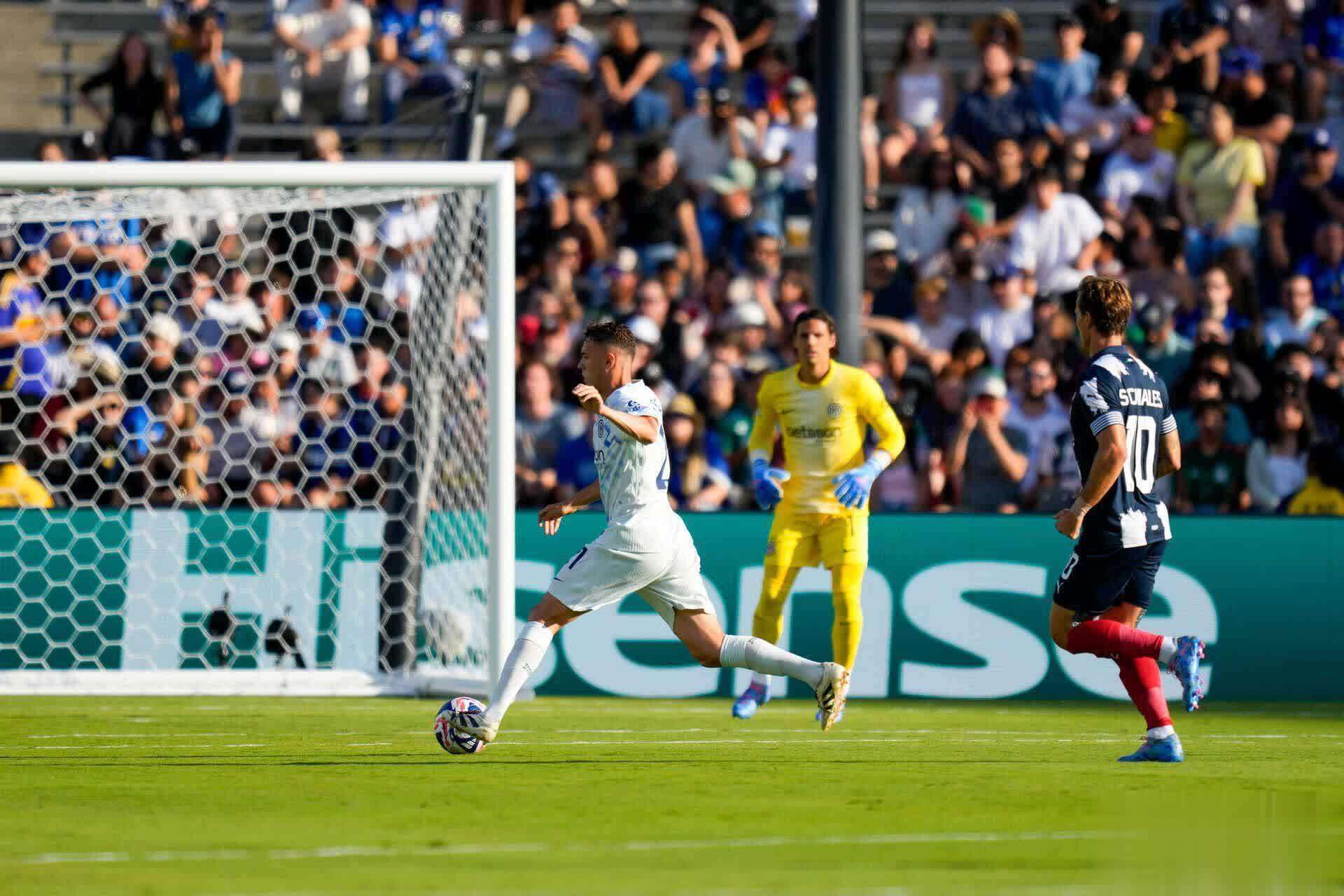 国际米兰轻取对手，坚守领先优势