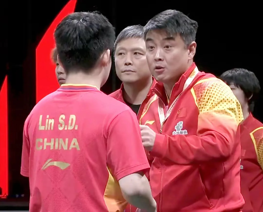 实力强队轻松赢得胜利，向领奖台迈进的简单介绍