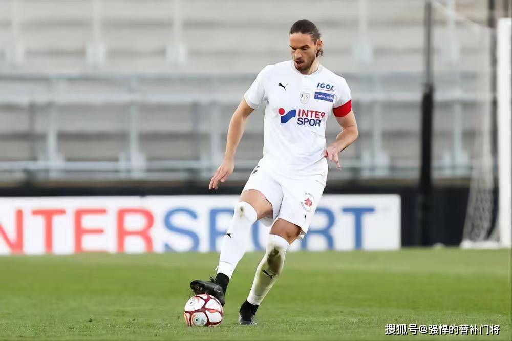 圣埃蒂安球员赛前训练积极，冲击联赛季军的简单介绍