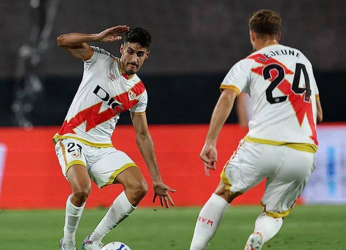 西甲巴列卡诺击败莱万特，锁定保级积分的简单介绍