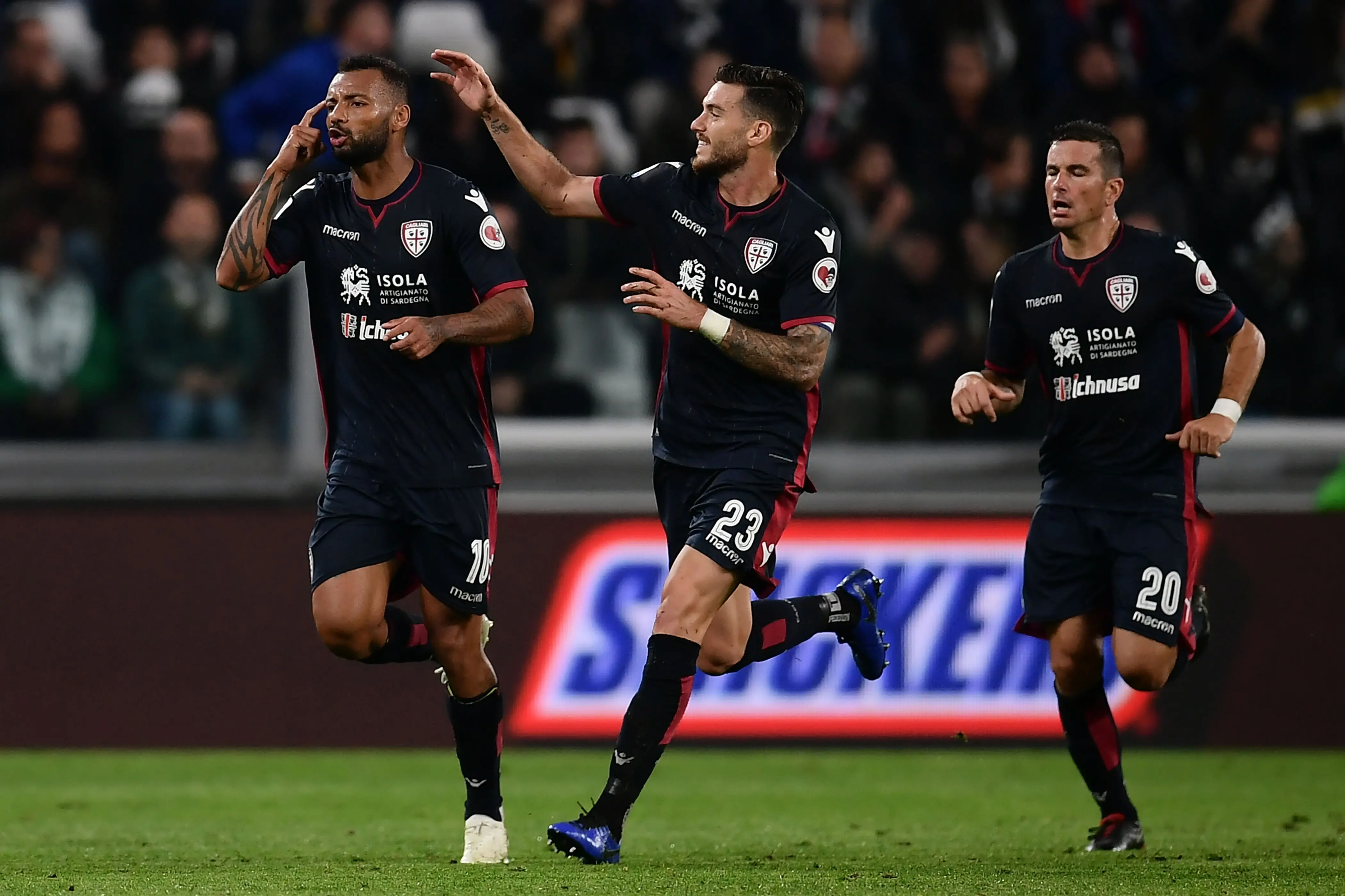 包含AC米兰战胜对手，继续保持稳定的词条