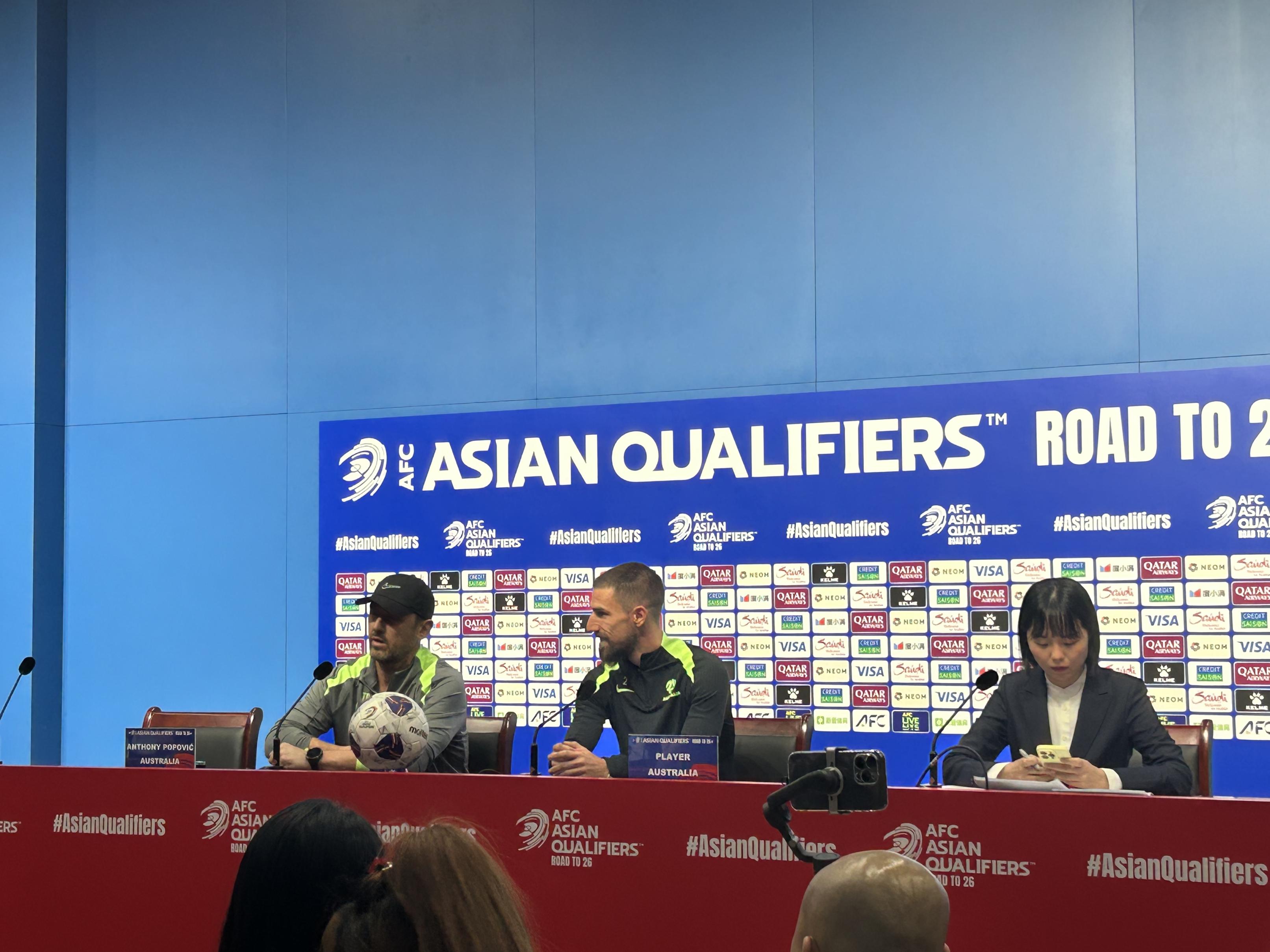 关于澳大利亚选手夺得冠军，赛场上再现传奇的信息