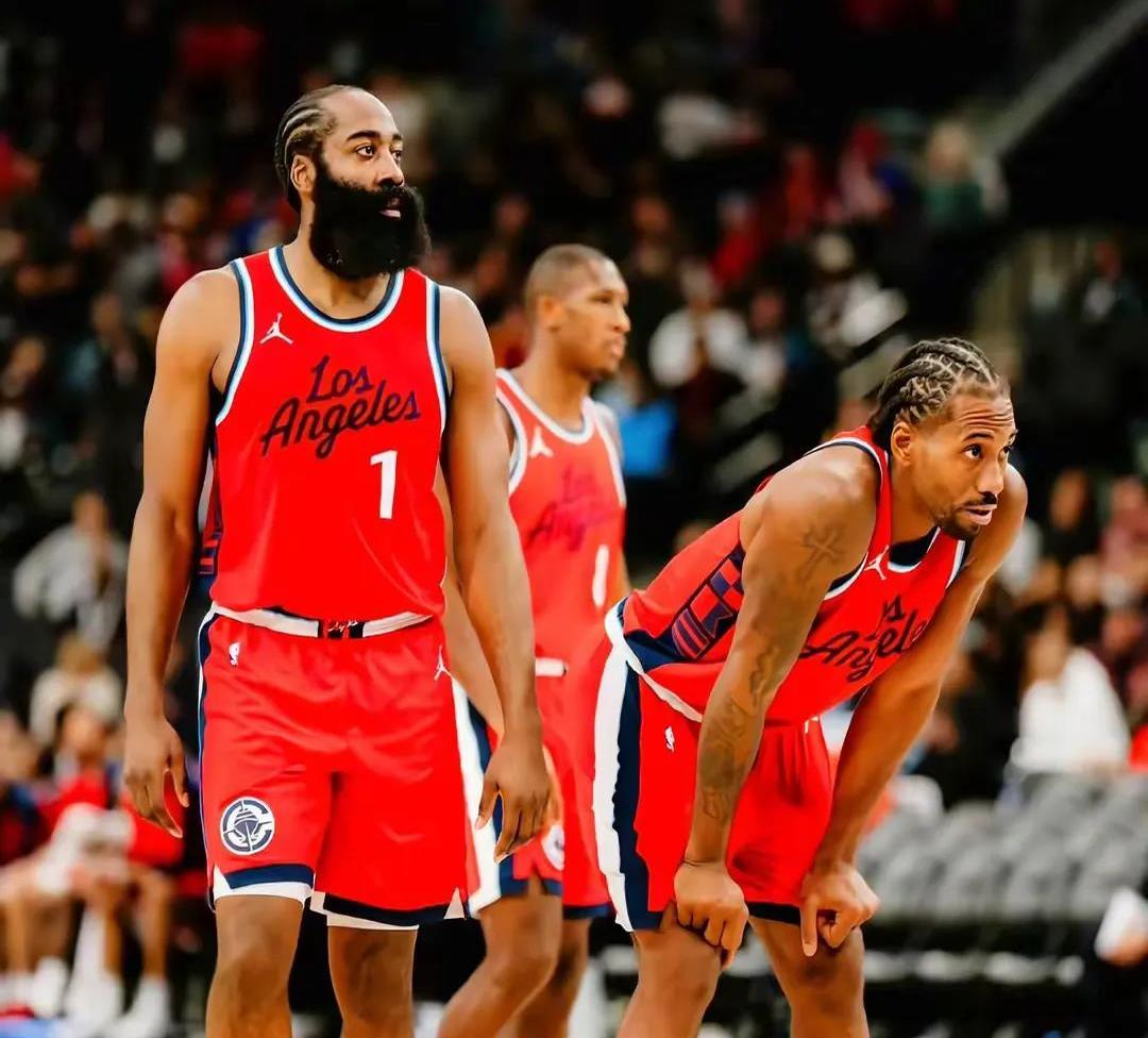 爱游戏下载-雄鹿挑战太阳，关键时刻士气高昂