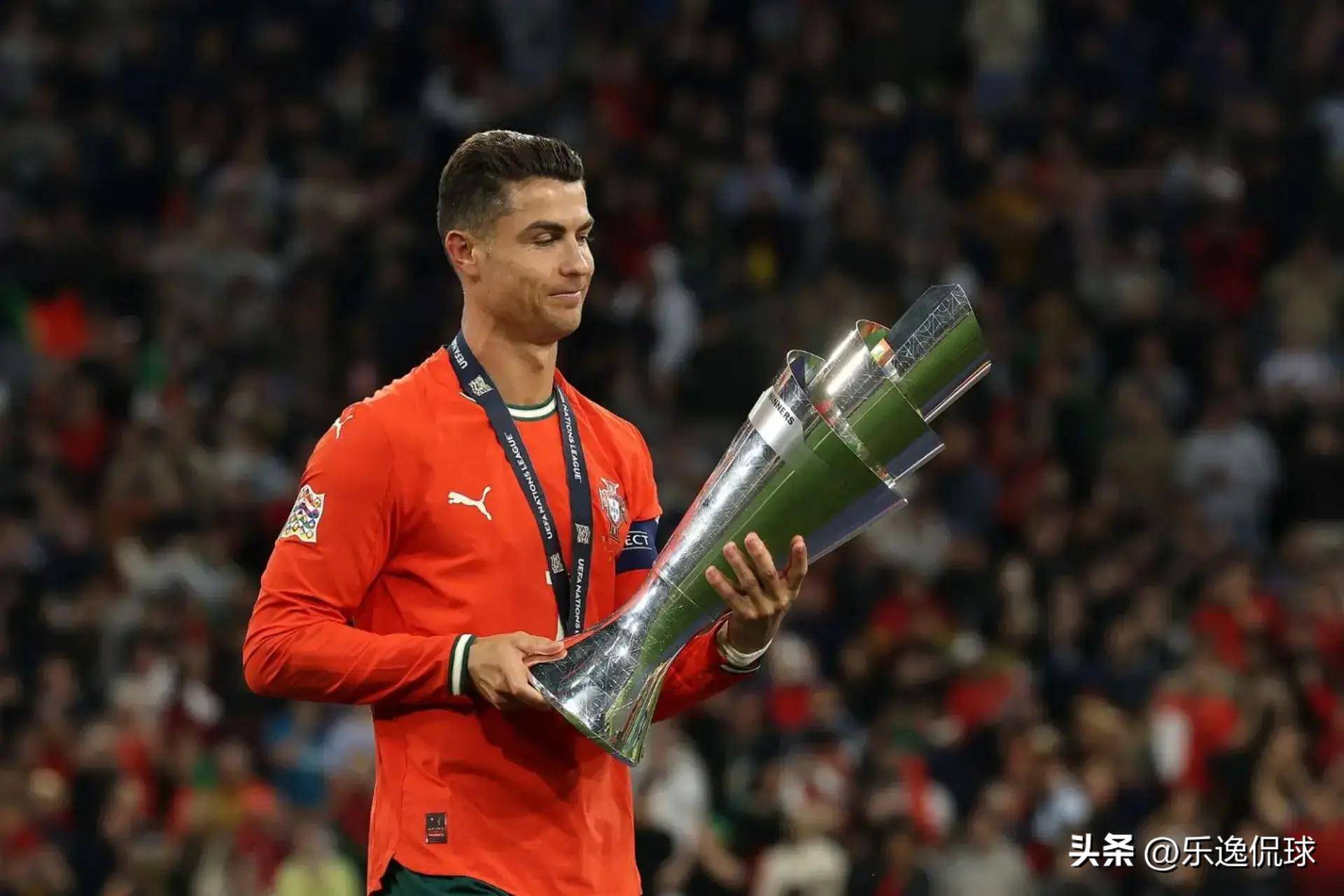 爱游戏课程-比赛中令人惊叹的表现，球员荣耀登场