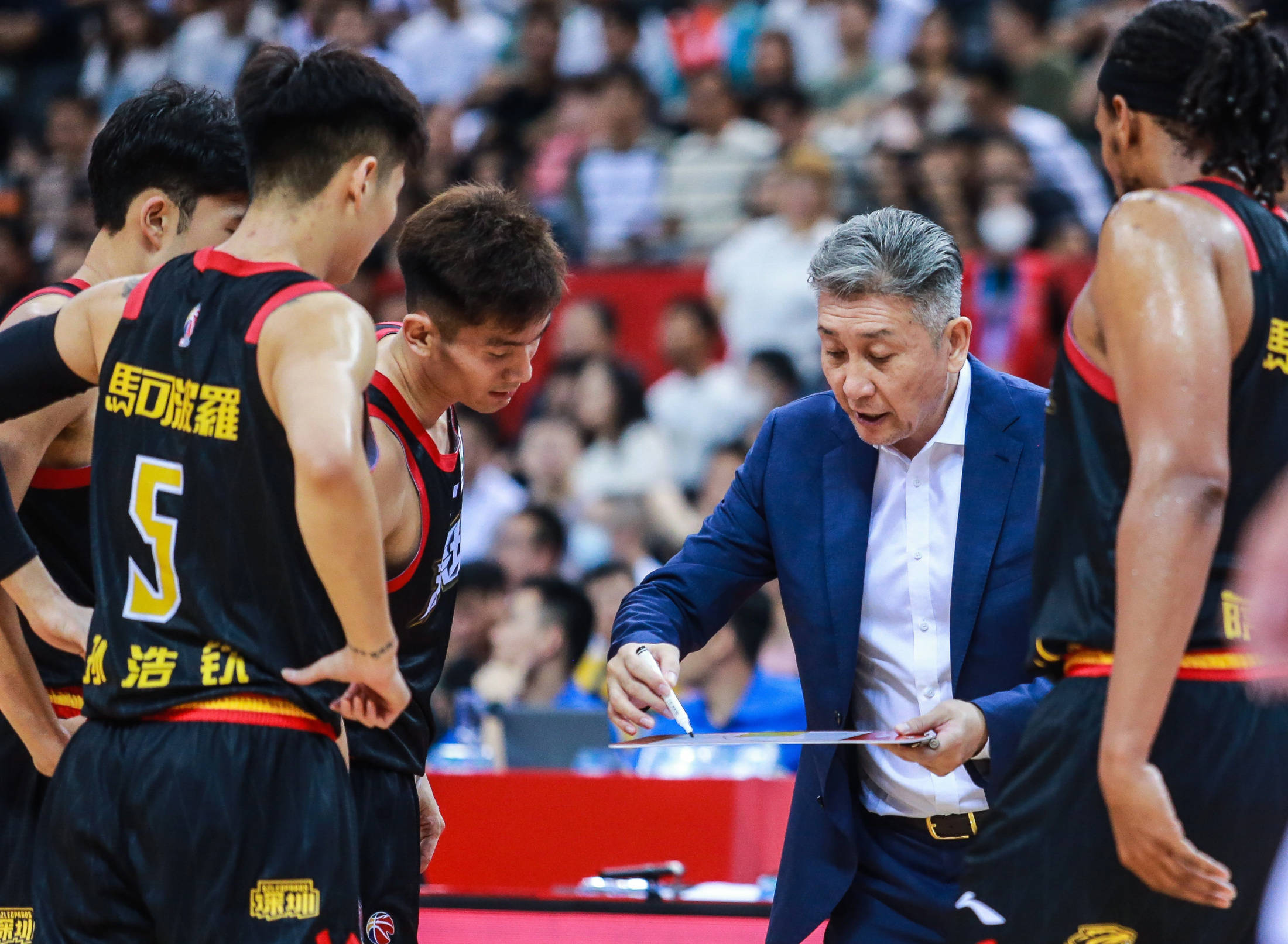 深圳男篮主场失利，需要找回比赛状态