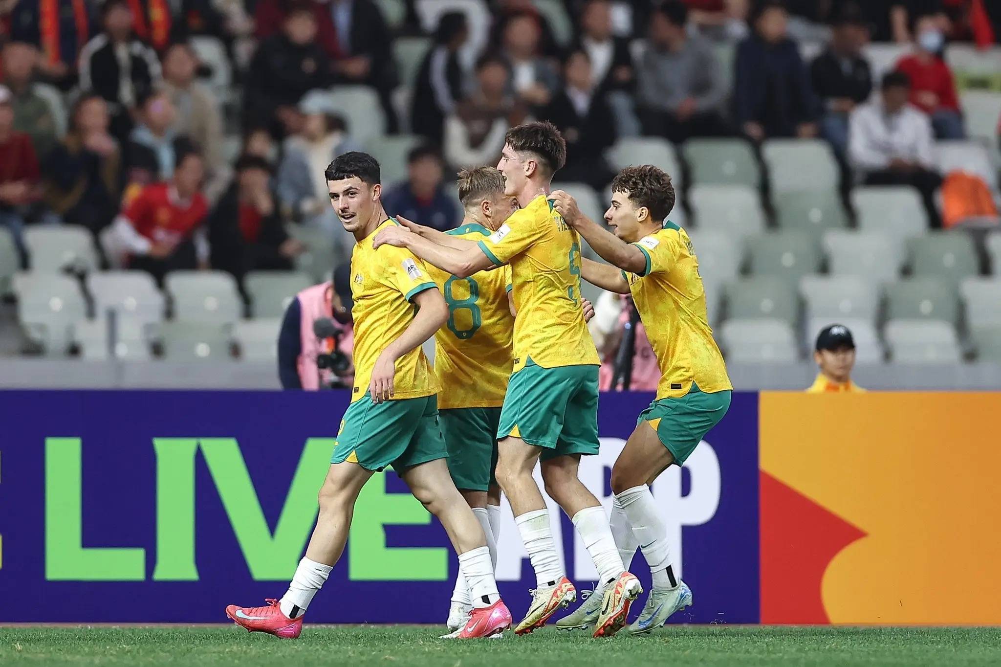 澳大利亚队在比赛中轻易击败对手