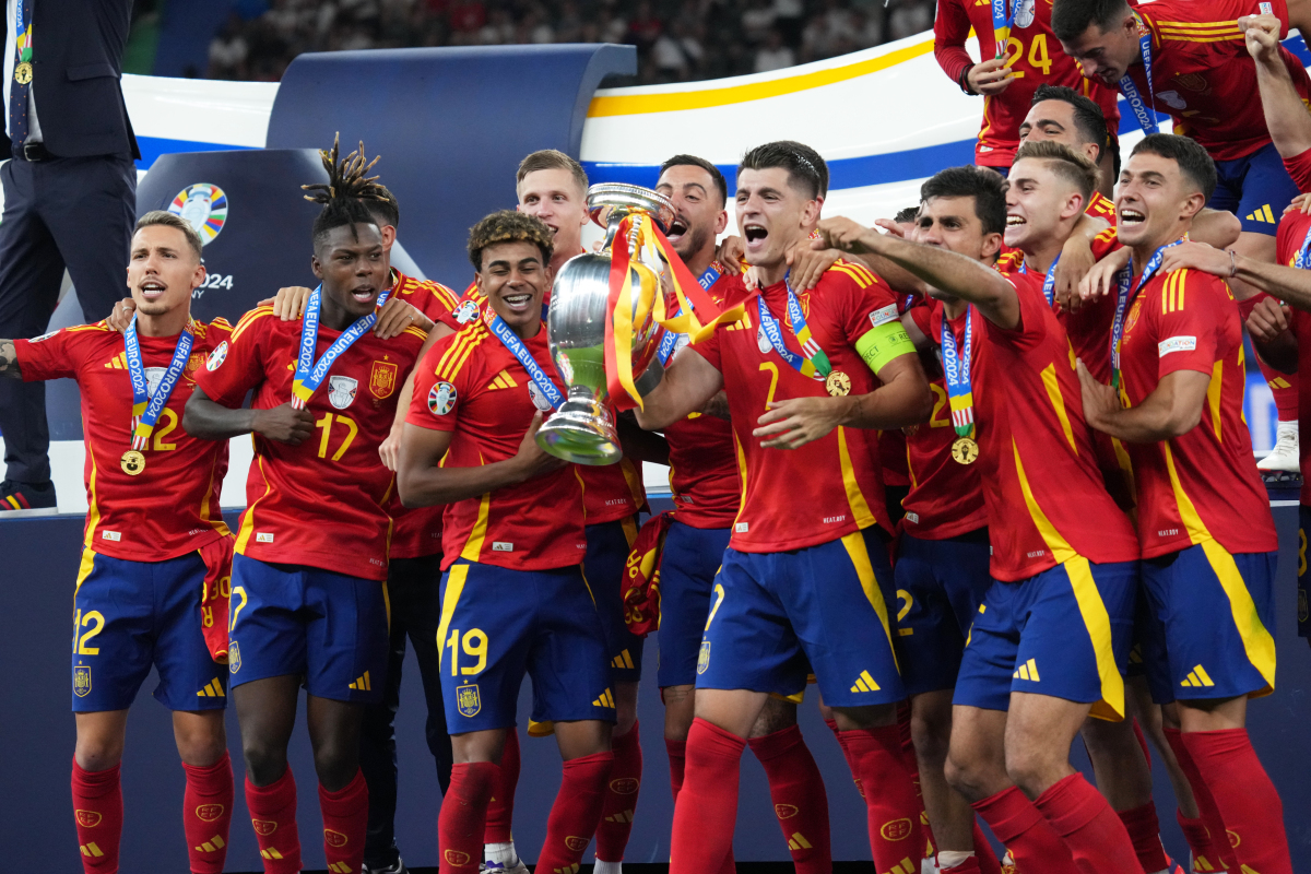 爱游戏投注-包含欧洲杯足球锦标赛决赛前夕，各队备战如何？的词条