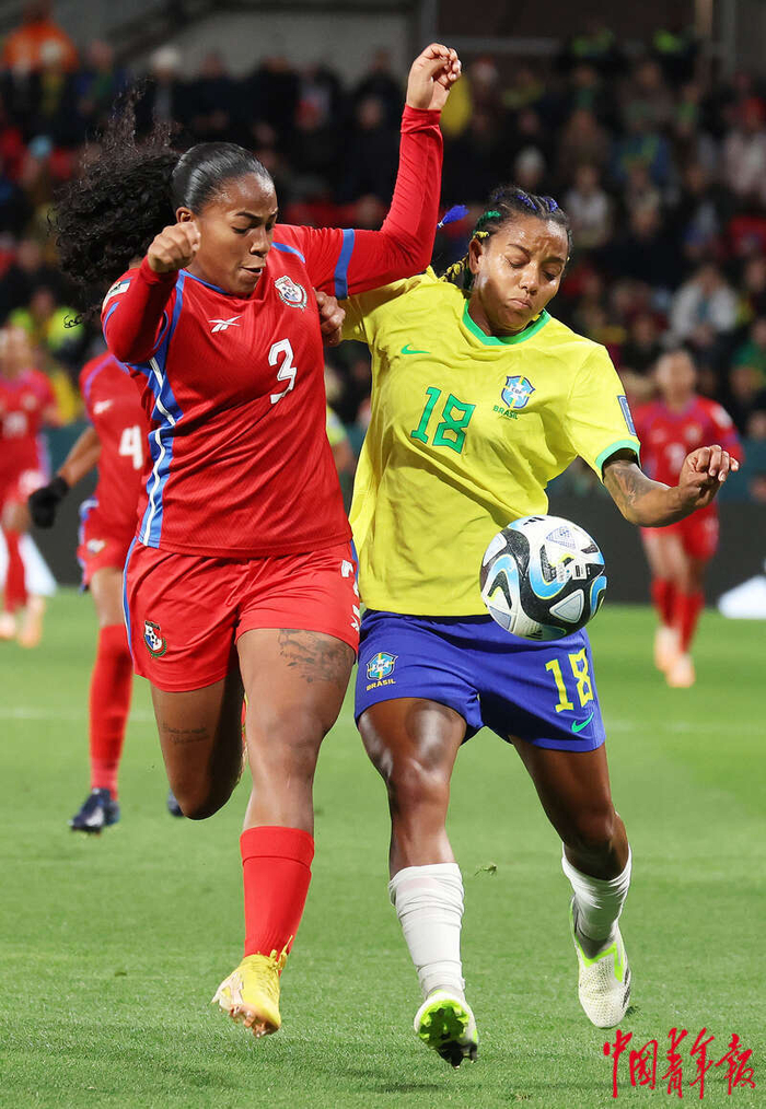 巴西国家女子足球队表现抢眼在国际比赛中的简单介绍