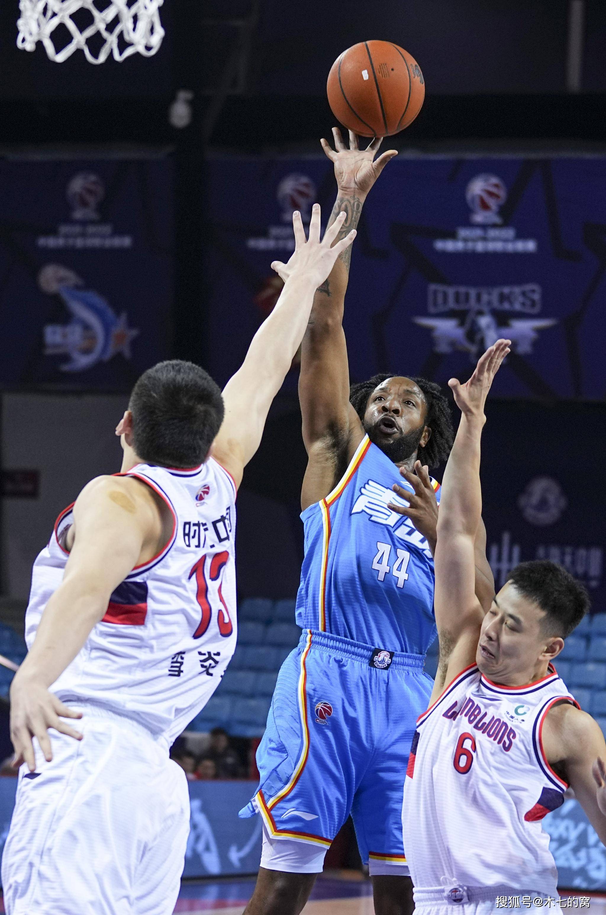 外援表现亮眼，球队大胜对手