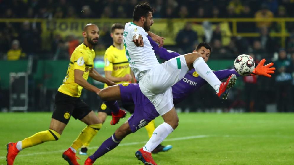 不来梅老将赞扬年轻队友表现出色的简单介绍